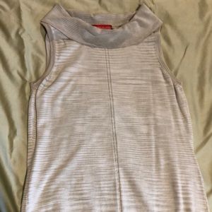 Women’s gloria Vanderbilt boat neck sleeveless blouse